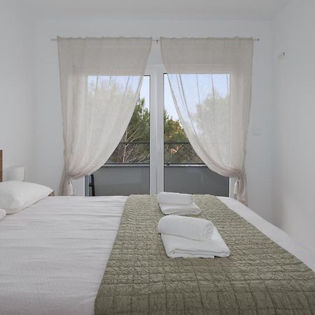 Number One Apartments Вир Екстериор снимка