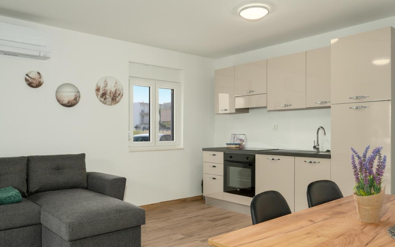 Number One Apartments Вир Екстериор снимка