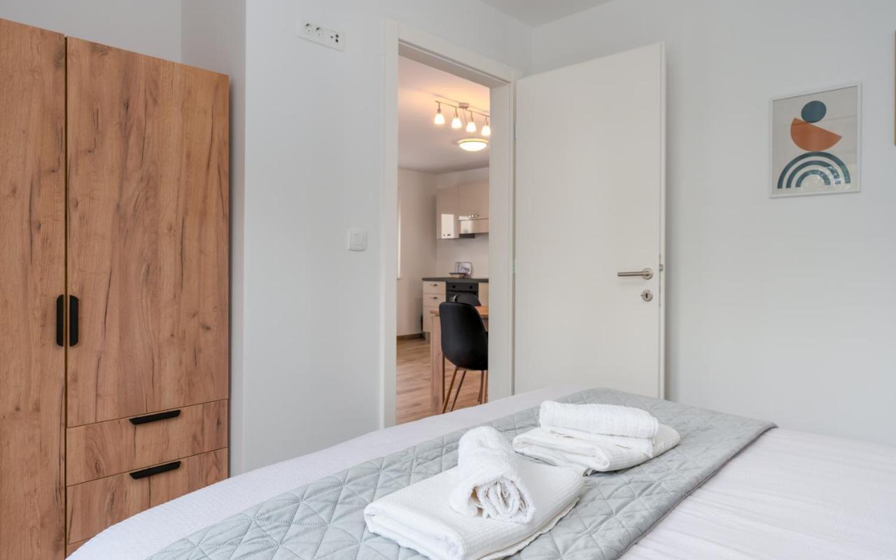 Number One Apartments Вир Екстериор снимка