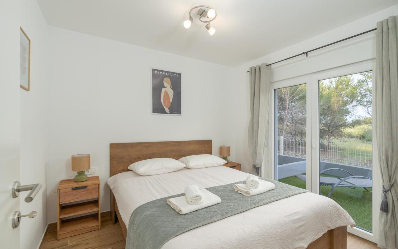 Number One Apartments Вир Екстериор снимка