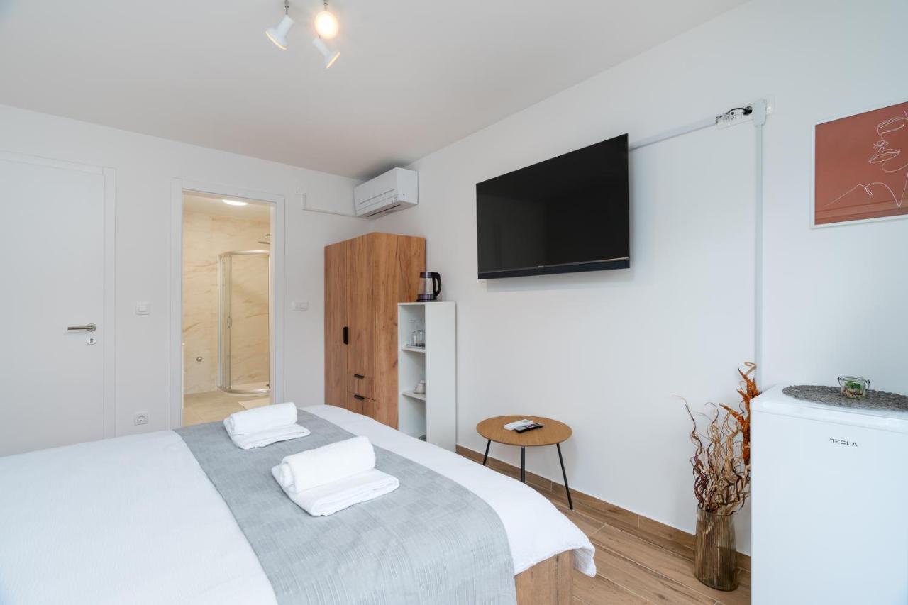 Number One Apartments Вир Екстериор снимка