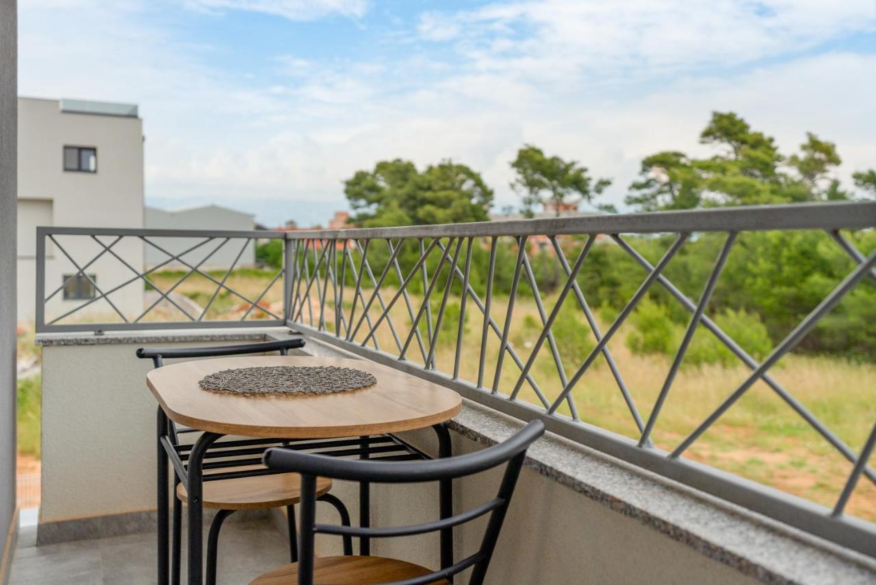Number One Apartments Вир Екстериор снимка