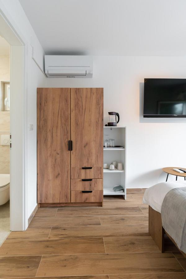 Number One Apartments Вир Екстериор снимка